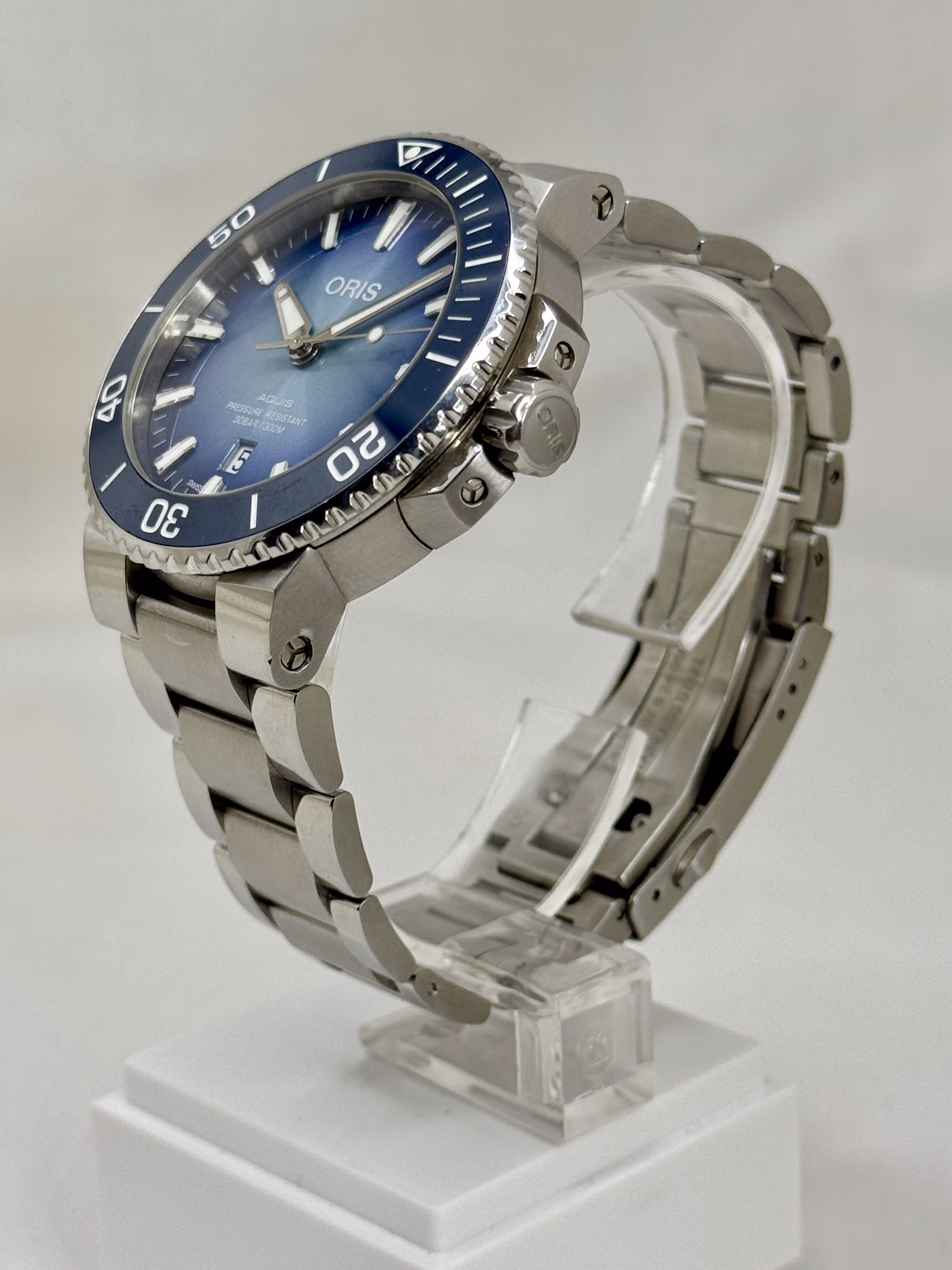 Oris Aquis Date - Lake Baikal Limited Edition (01 733 7730 4175-Set) - Image 2