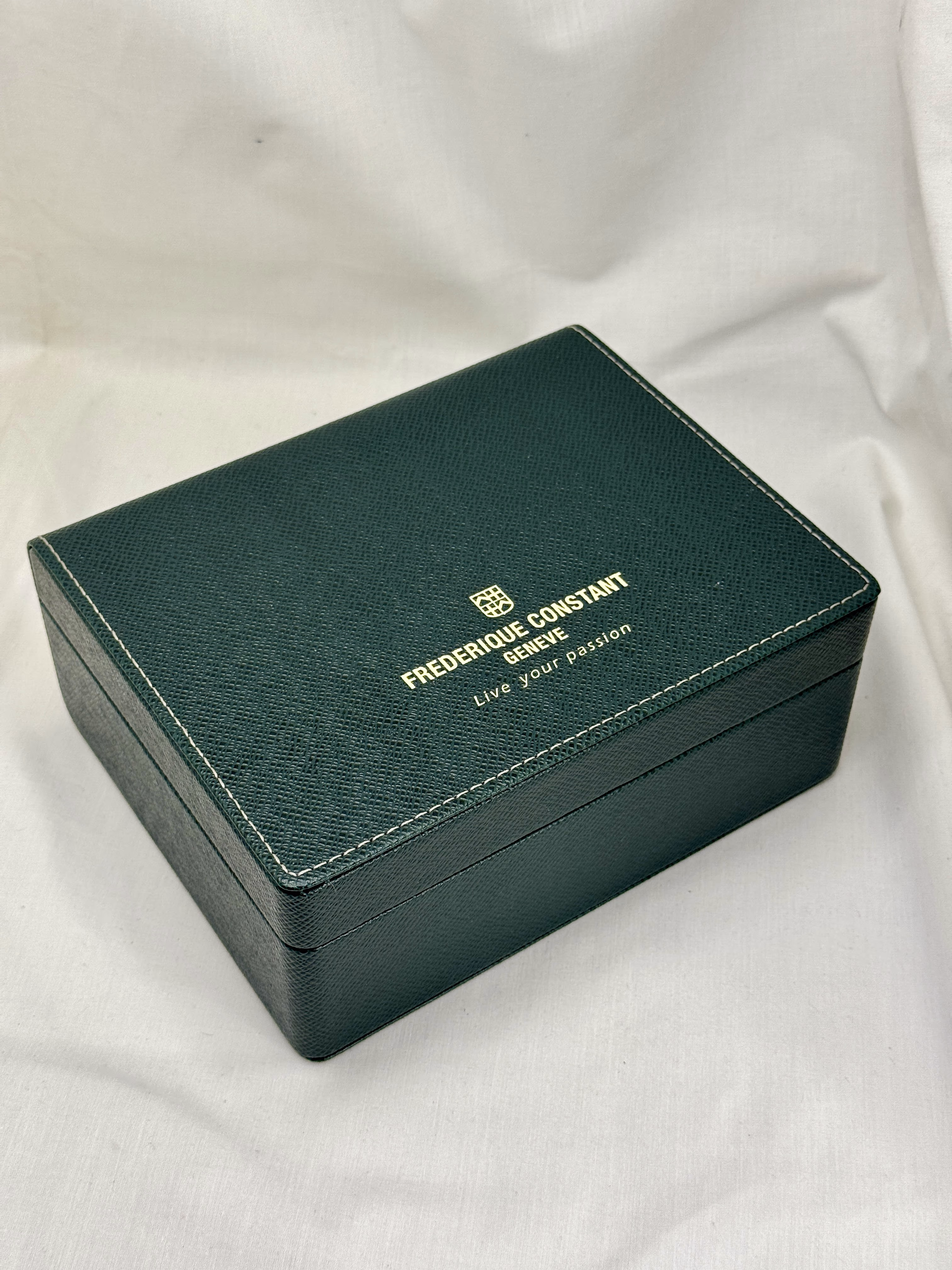 Frederique Constant Classics Quartz (FC-225ST5B5) - Image 9