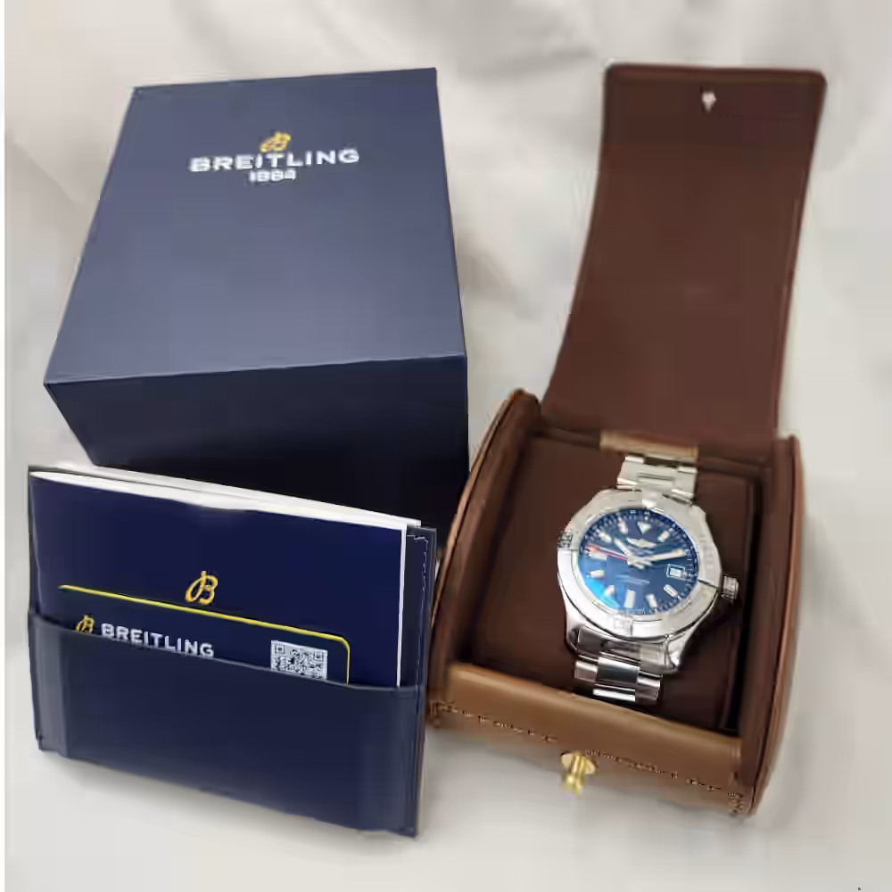 Breitling Avenger Automatic GMT 45 (A32395) - Image 11